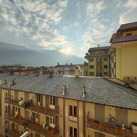 Апартаменты La Casa Del Birraio Сондрио Экстерьер фото